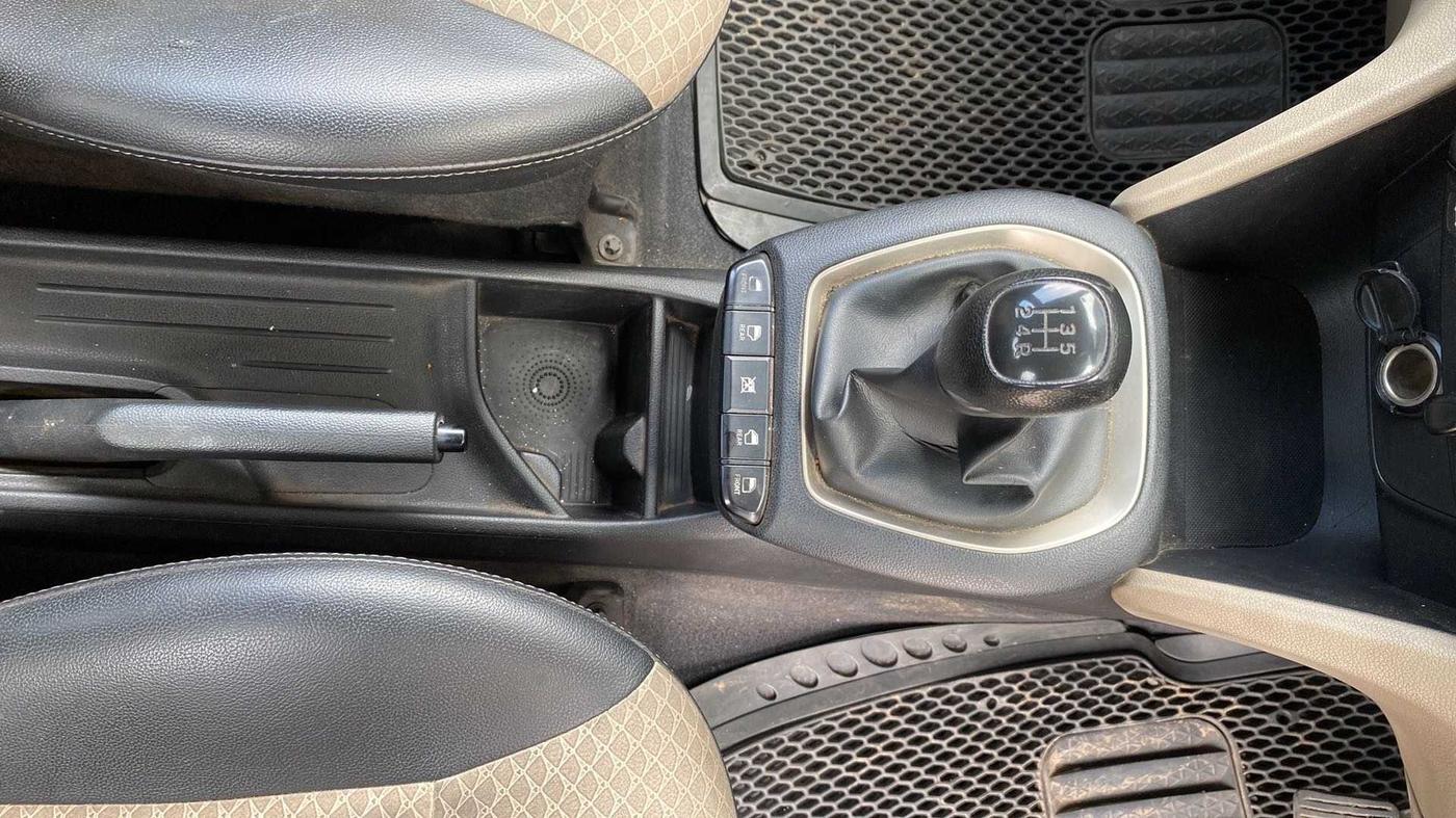 2018 Hyundai NEW SANTRO MAGNA, Petrol, Manual, 30,304 km, Gear Lever