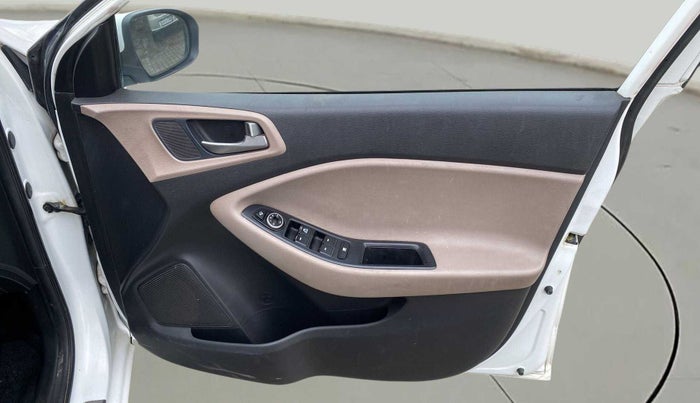 2015 Hyundai Elite i20 SPORTZ 1.2, Petrol, Manual, 78,581 km, Driver Side Door Panels Control