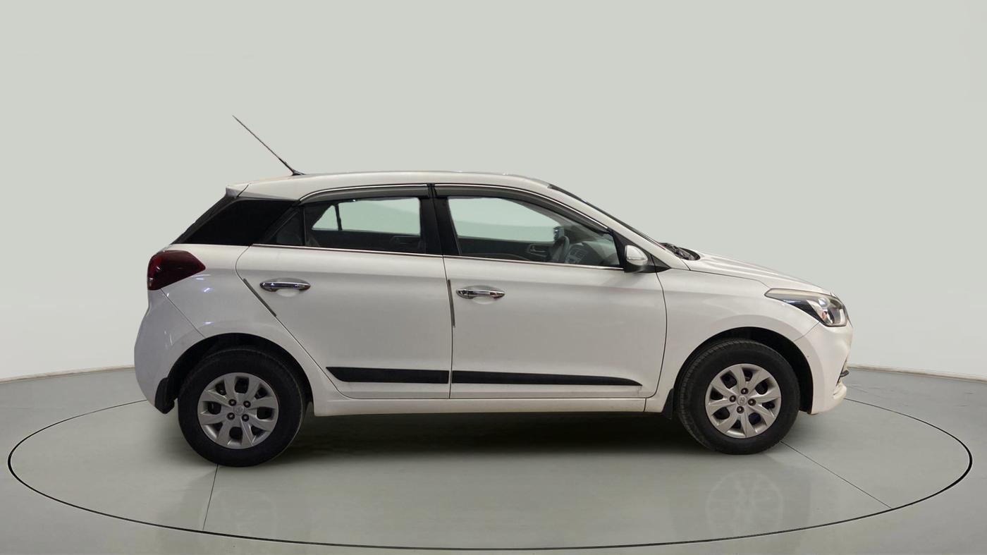 2018 Hyundai Elite i20 SPORTZ 1.2, Petrol, Manual, 17,385 km, Right Side View