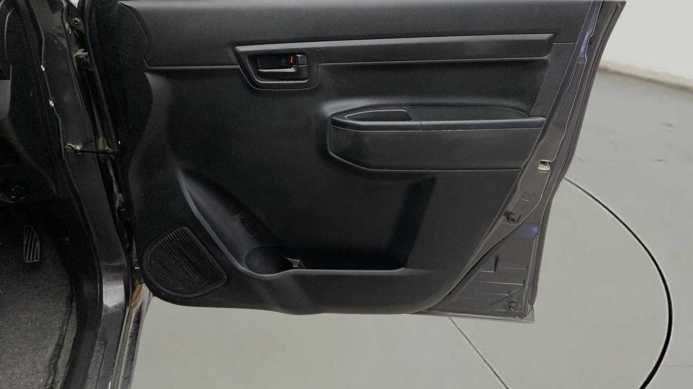 2020 Maruti S PRESSO VXI CNG, CNG, Manual, 43,486 km, Driver Side Door Panels Control