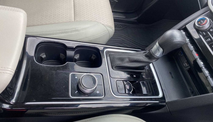 2022 Mahindra XUV700 AX 7 LUXURY P AT 7 STR, Petrol, Automatic, 14,557 km, Gear Lever