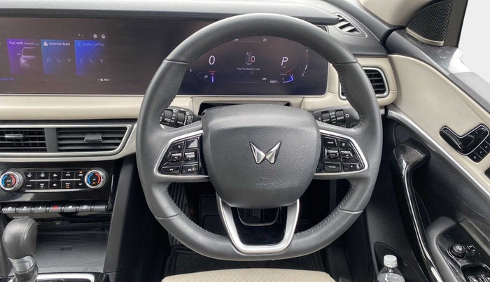 2022 Mahindra XUV700 AX 7 LUXURY P AT 7 STR, Petrol, Automatic, 14,557 km, Steering Wheel Close Up