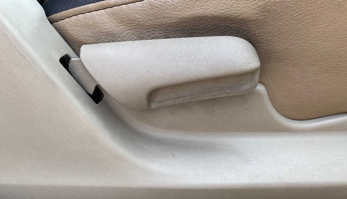 2015 Maruti Celerio VXI, Petrol, Manual, 13,904 km, Driver Side Adjustment Panel