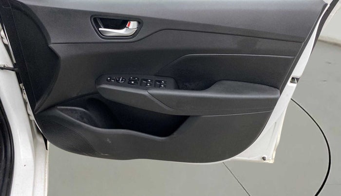 2020 Hyundai Verna SX (O) 1.0 TURBO DCT, Petrol, Automatic, 42,349 km, Driver Side Door Panels Control