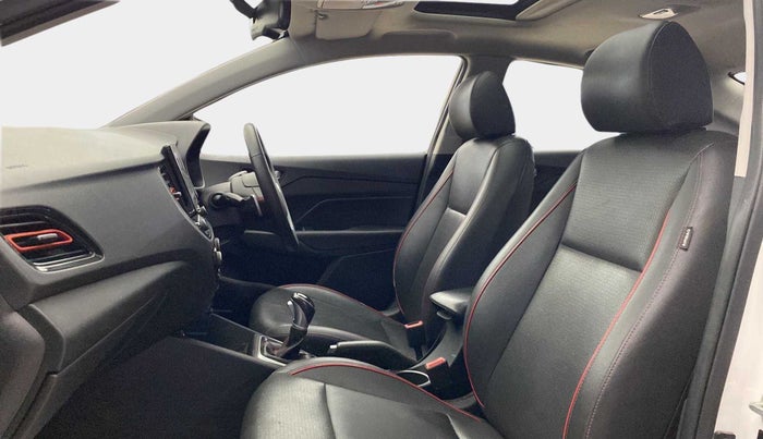 2020 Hyundai Verna SX (O) 1.0 TURBO DCT, Petrol, Automatic, 42,349 km, Right Side Front Door Cabin