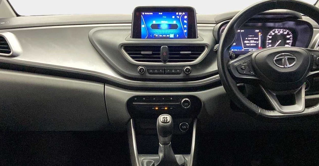 2020 Tata ALTROZ XZ PETROL, Petrol, Manual, 31,580 km, Air Conditioner
