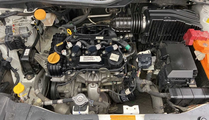 2020 Tata ALTROZ XZ PETROL, Petrol, Manual, 31,580 km, Open Bonet