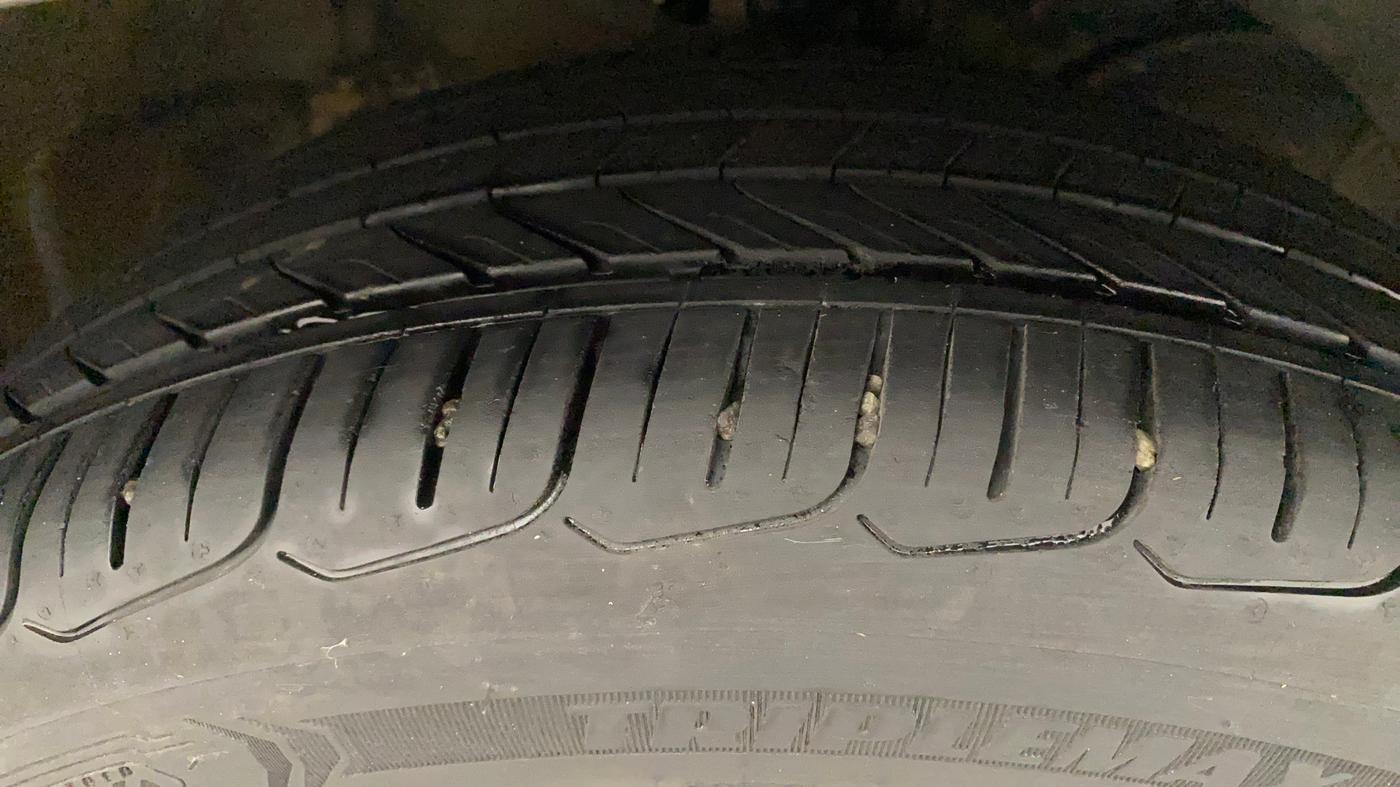2020 Toyota Glanza G, Petrol, Manual, 77,262 km, Right Front Tyre Tread