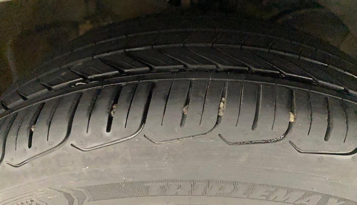 2020 Toyota Glanza G, Petrol, Manual, 77,262 km, Right Front Tyre Tread