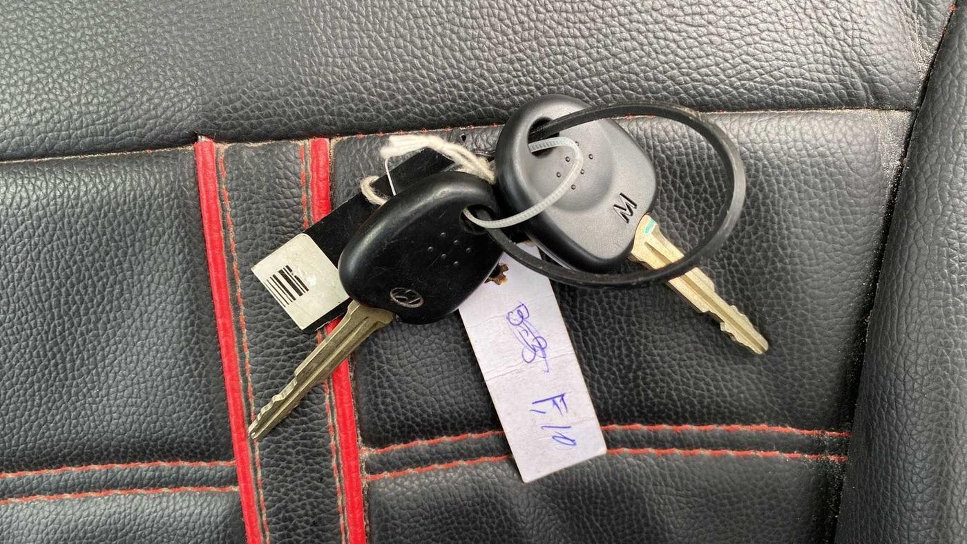 2017 Hyundai Eon ERA +, Petrol, Manual, 28,131 km, Key Close Up