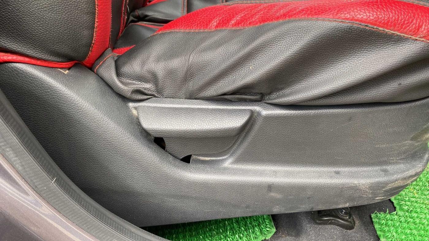 2017 Hyundai Eon ERA +, Petrol, Manual, 28,131 km, Driver Side Adjustment Panel