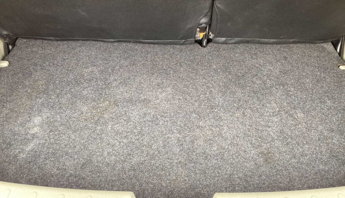 2017 Hyundai Xcent E+, CNG, Manual, 71,603 km, Boot Inside