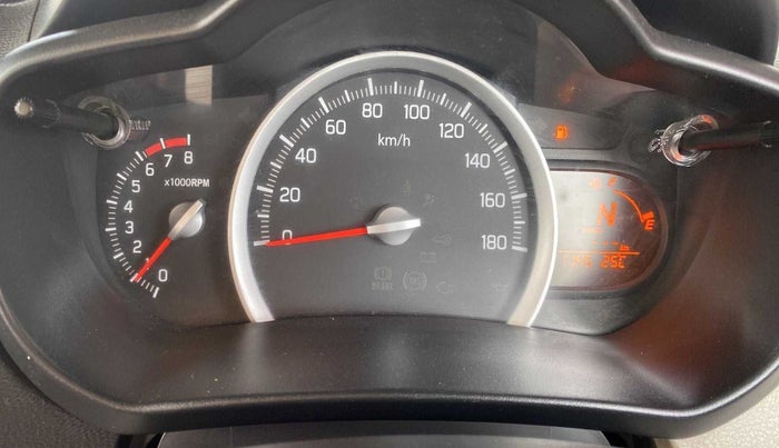 2017 Hyundai Xcent E+, CNG, Manual, 71,603 km, Odometer Image