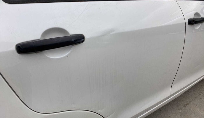 2015 Maruti Swift Dzire LXI (O), Petrol, Manual, 36,067 km, Right rear door - Door visor damaged