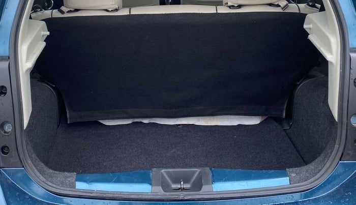 2017 Nissan Micra XV CVT, Petrol, Automatic, 32,416 km, Boot Inside