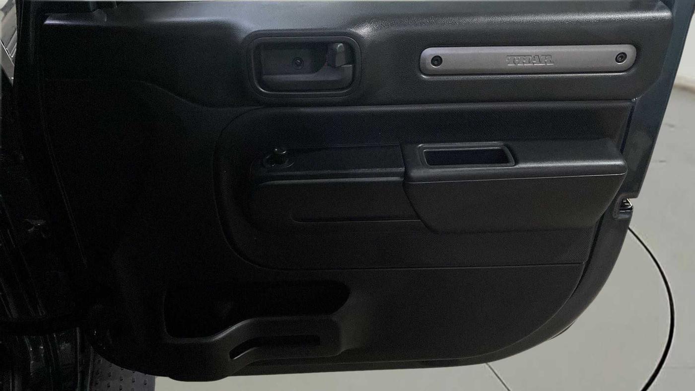 2022 Mahindra Thar LX  P 4WD AT CONVERTIBLE, Petrol, Automatic, 11,951 km, Driver Side Door Panels Control