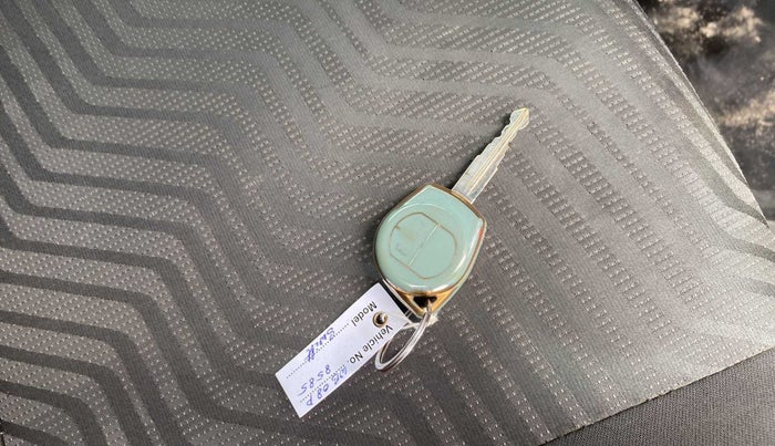2023 Maruti Swift VXI, Petrol, Manual, 20,501 km, Key Close Up