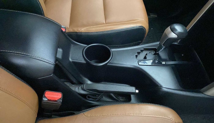 2021 Toyota Innova Crysta 2.7 ZX AT 7 STR, Petrol, Automatic, 15,376 km, Gear Lever
