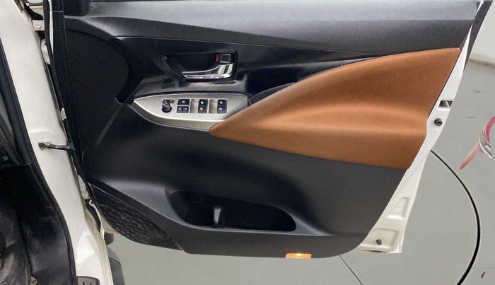 2021 Toyota Innova Crysta 2.7 ZX AT 7 STR, Petrol, Automatic, 15,376 km, Driver Side Door Panels Control