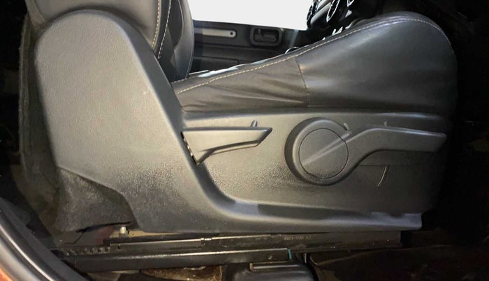 2021 Mahindra Thar LX PETROL HT 4WD AT, Petrol, Automatic, 47,237 km, Driver Side Adjustment Panel