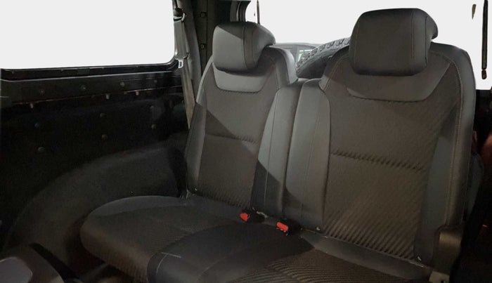 2021 Mahindra Thar LX PETROL HT 4WD AT, Petrol, Automatic, 47,237 km, Right Side Rear Door Cabin