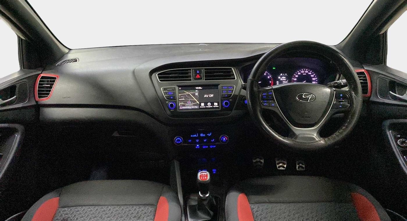 2018 Hyundai i20 Active 1.2 SX, Petrol, Manual, 85,928 km, Dashboard