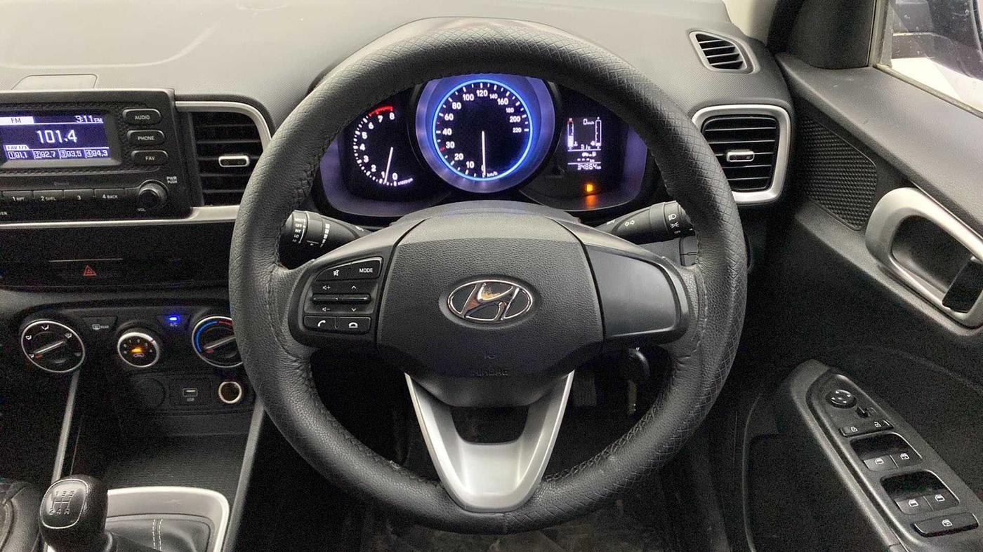 2020 Hyundai VENUE S 1.2, Petrol, Manual, 34,818 km, Steering Wheel Close Up