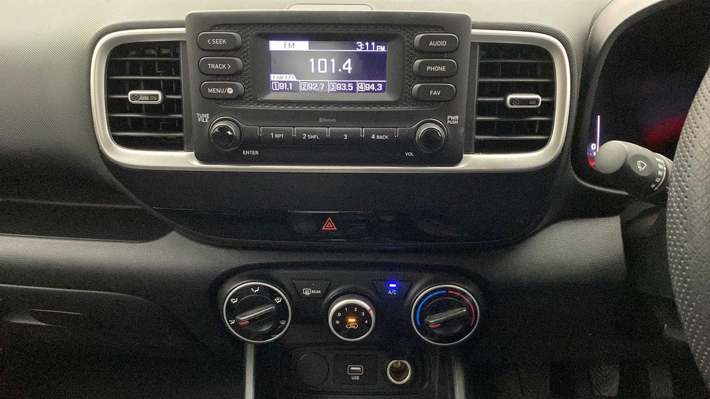 2020 Hyundai VENUE S 1.2, Petrol, Manual, 34,818 km, Air Conditioner