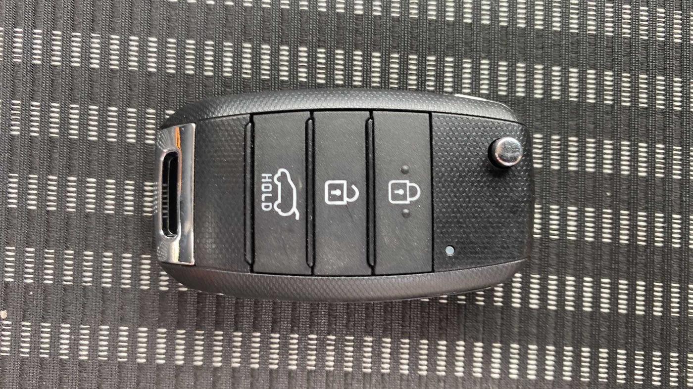 2023 KIA CARENS PRESTIGE 1.4 PETROL 7 STR, Petrol, Manual, 10,363 km, Key Close Up