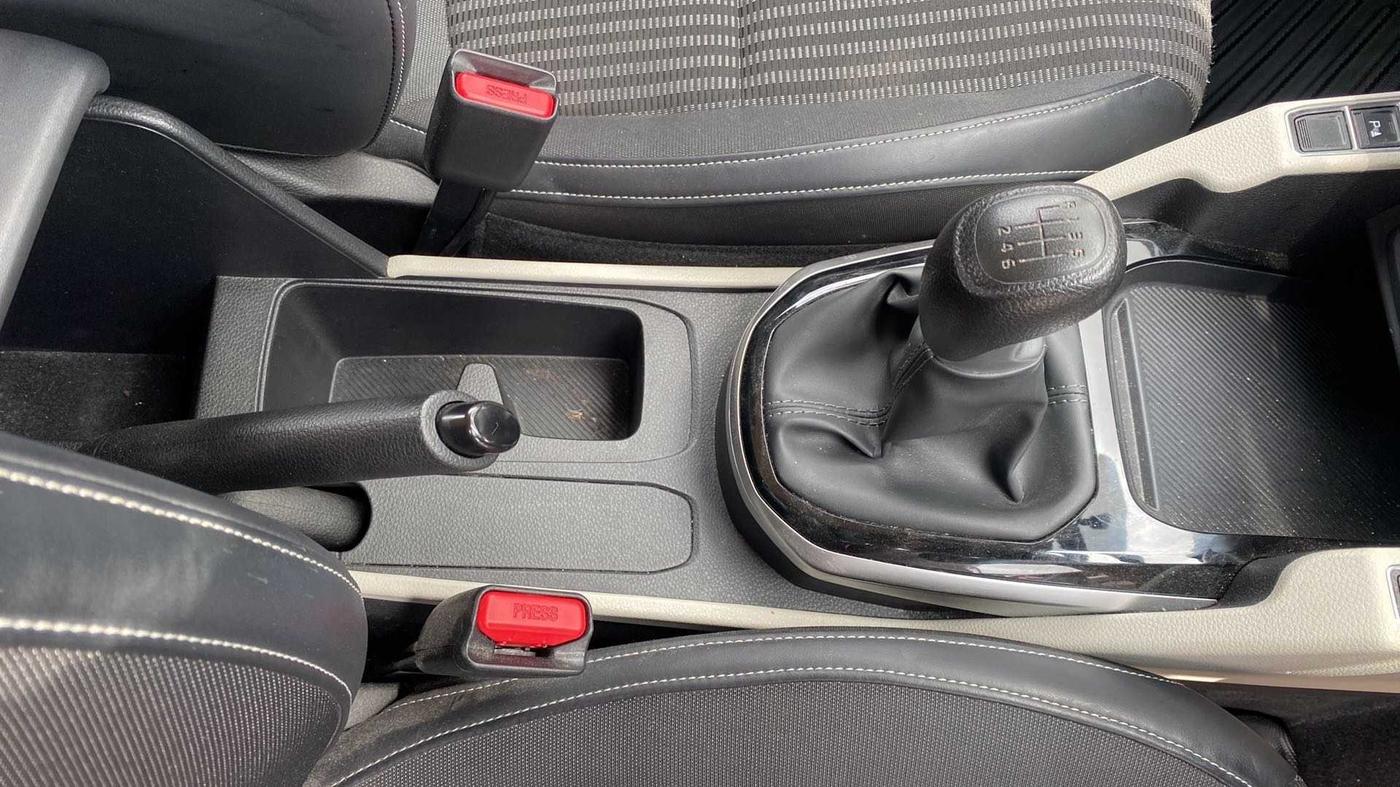 2023 KIA CARENS PRESTIGE 1.4 PETROL 7 STR, Petrol, Manual, 10,363 km, Gear Lever