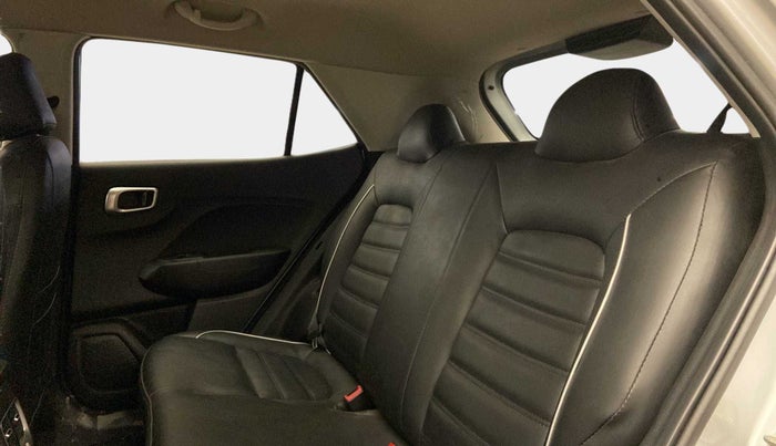 2021 Hyundai VENUE S 1.2, Petrol, Manual, 22,303 km, Right Side Rear Door Cabin