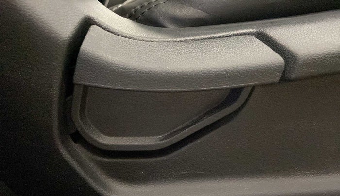 2021 Hyundai VENUE S 1.2, Petrol, Manual, 22,303 km, Driver Side Adjustment Panel