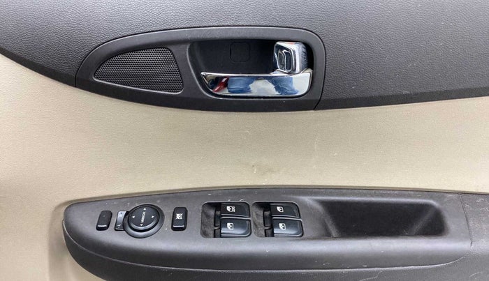 2012 Hyundai i20 ASTA 1.2, Petrol, Manual, 59,097 km, Driver Side Door Panels Control