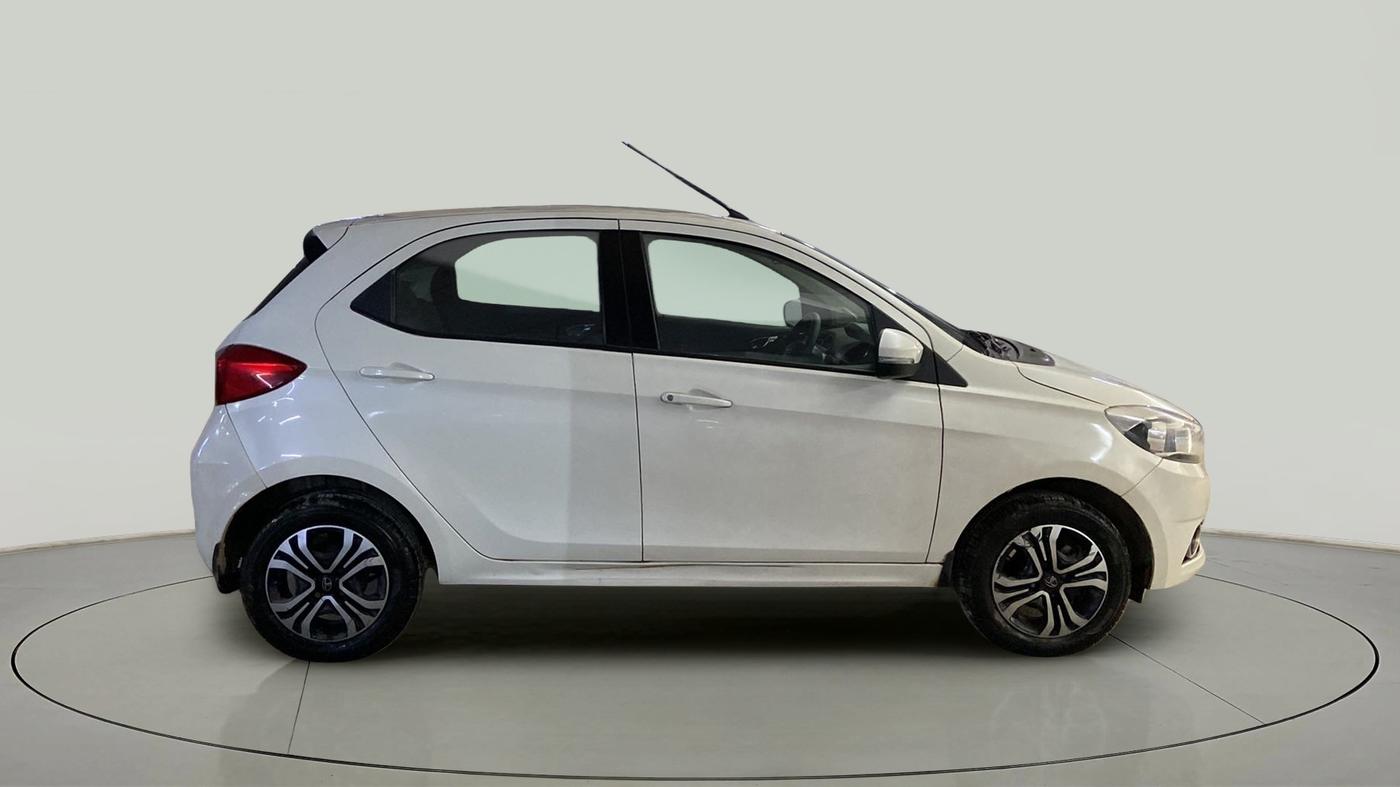 2018 Tata Tiago XZ PETROL, Petrol, Manual, 88,996 km, Right Side View