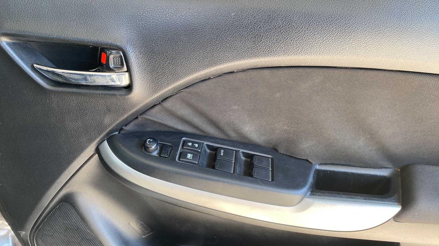 2016 Maruti Baleno DELTA PETROL 1.2, Petrol, Manual, 35,808 km, Driver Side Door Panels Control