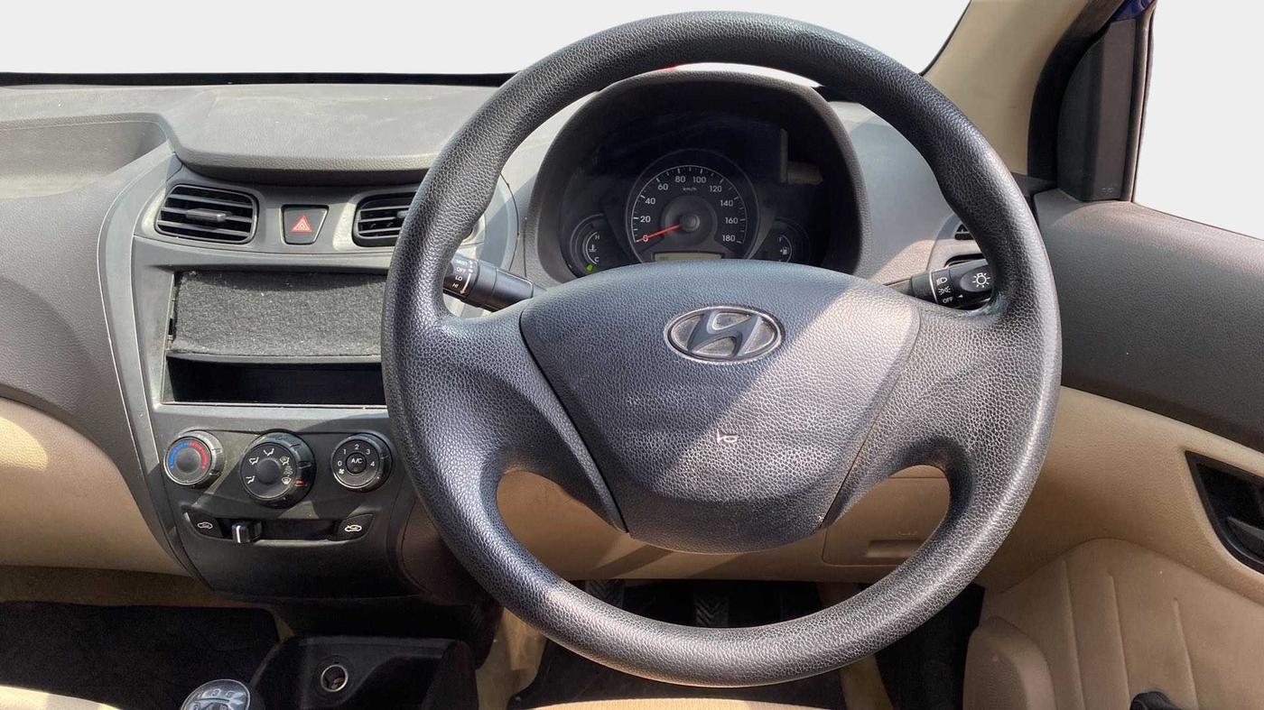 2015 Hyundai Eon D-LITE+, Petrol, Manual, 71,802 km, Steering Wheel Close Up