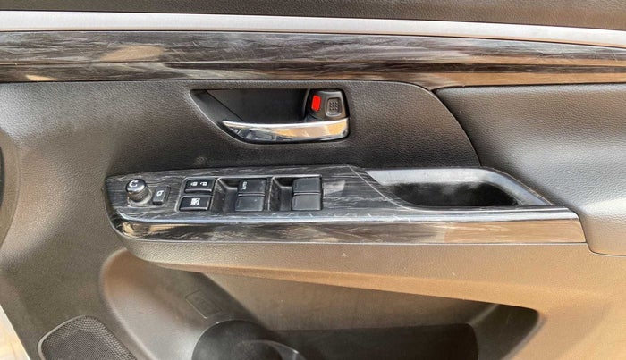 2022 Maruti XL6 ZETA MT, Petrol, Manual, 59,304 km, Driver Side Door Panels Control