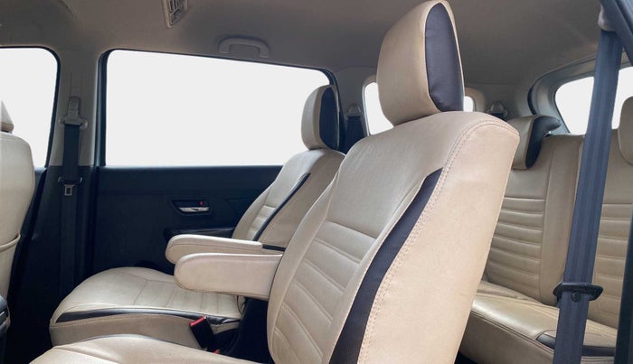 2022 Maruti XL6 ZETA MT, Petrol, Manual, 59,304 km, Right Side Rear Door Cabin