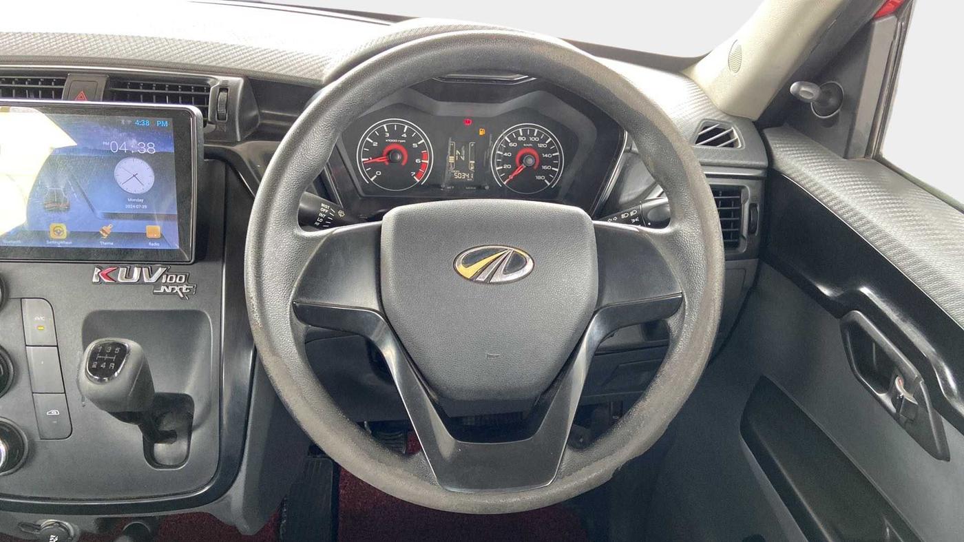 2018 Mahindra KUV 100 NXT K2 P 6 STR, Petrol, Manual, 50,326 km, Steering Wheel Close Up