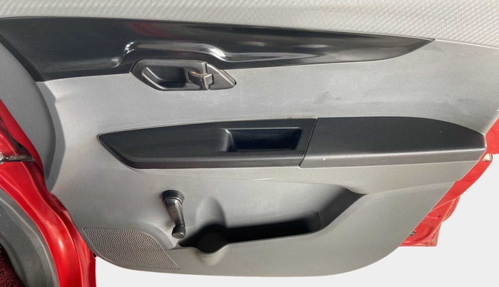 2018 Mahindra KUV 100 NXT K2 P 6 STR, Petrol, Manual, 50,326 km, Driver Side Door Panels Control