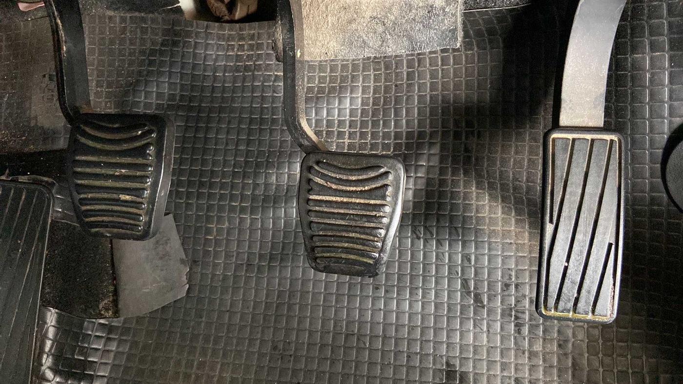 2018 Mahindra KUV 100 NXT K2 P 6 STR, Petrol, Manual, 50,326 km, Pedals