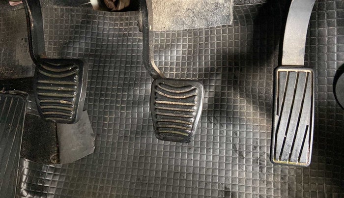 2018 Mahindra KUV 100 NXT K2 P 6 STR, Petrol, Manual, 50,326 km, Pedals