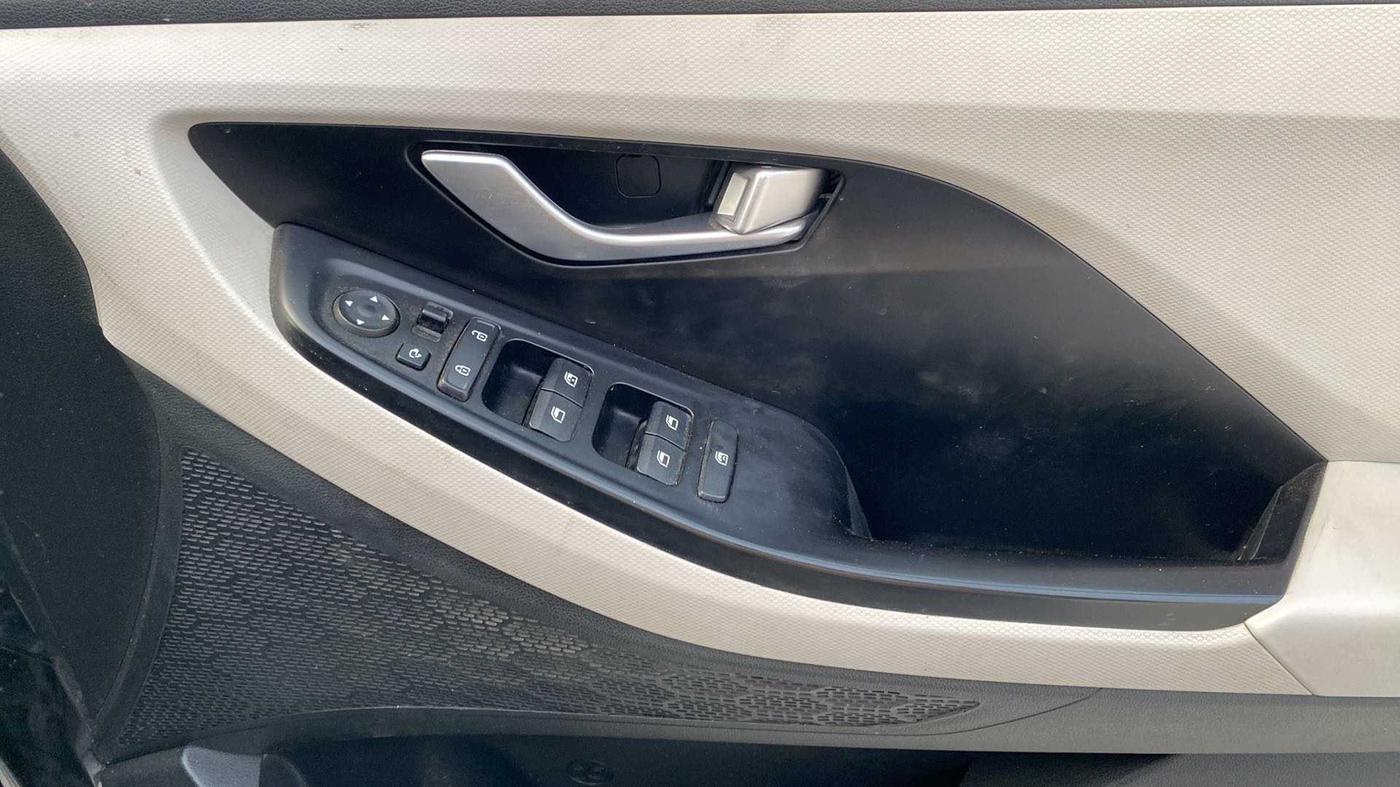 2021 Hyundai Creta SX EXECUTIVE 1.5 PETROL, Petrol, Manual, 23,826 km, Driver Side Door Panels Control