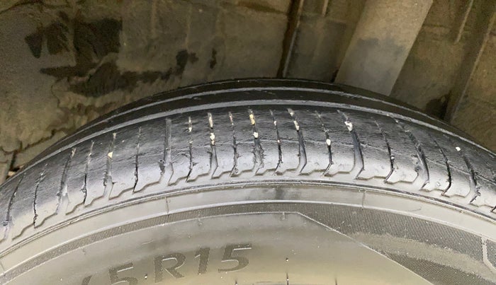 2021 Renault TRIBER RXZ AMT, Petrol, Automatic, 22,971 km, Left Rear Tyre Tread