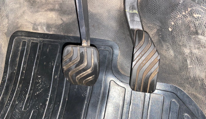 2021 Renault TRIBER RXZ AMT, Petrol, Automatic, 22,971 km, Pedals