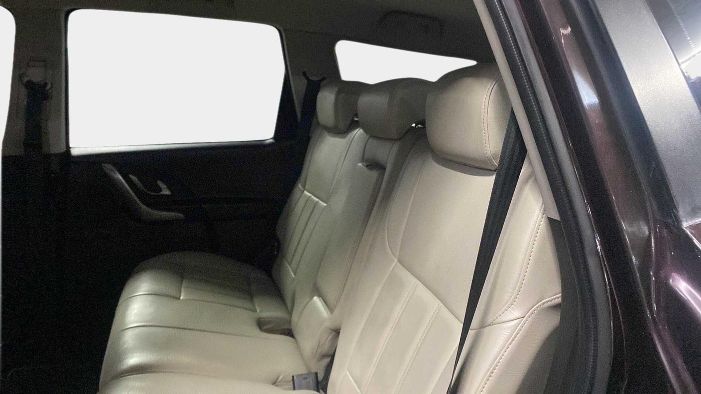 2018 Mahindra XUV500 W7, Diesel, Manual, 67,326 km, Right Side Rear Door Cabin