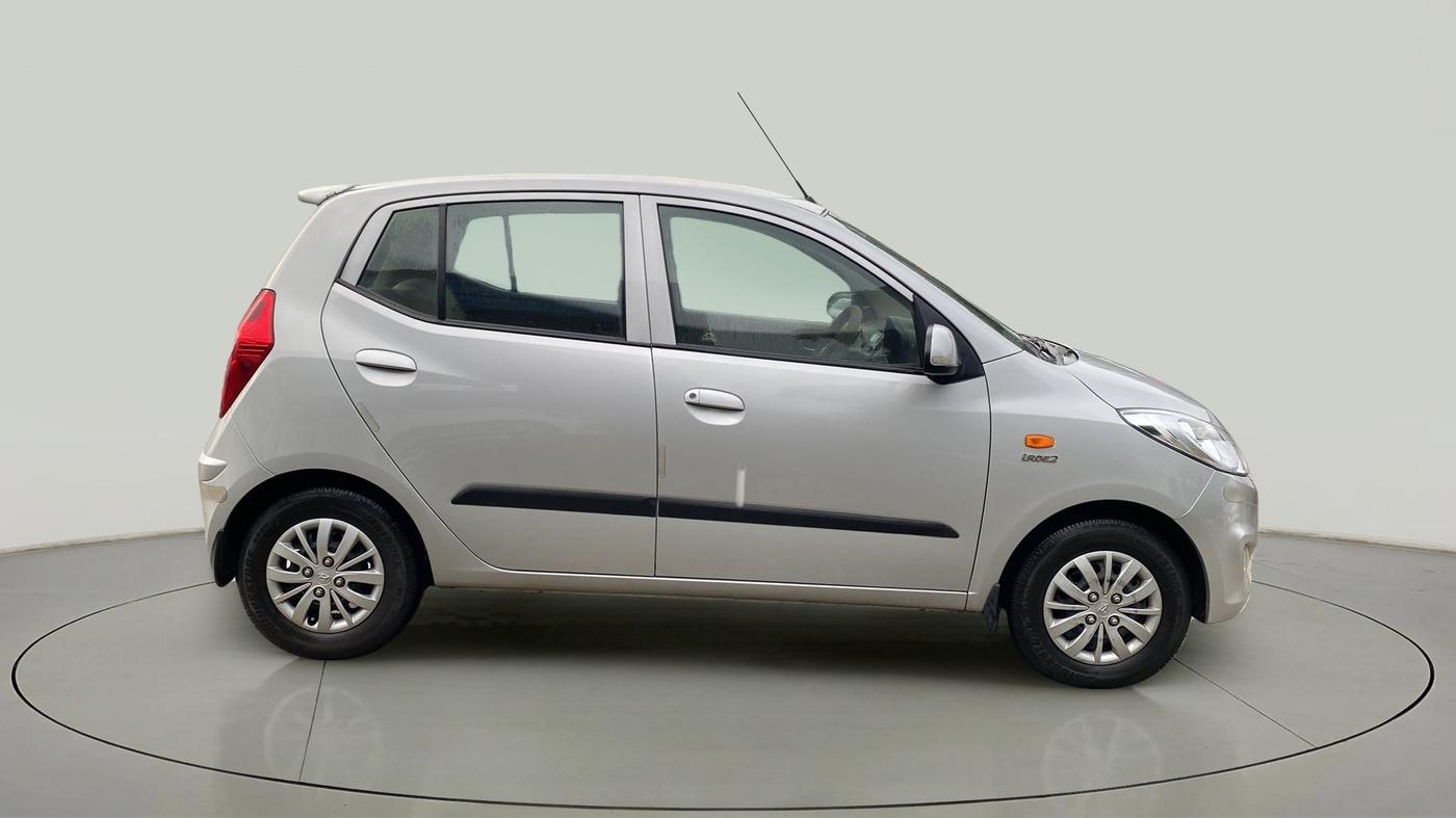 2015 Hyundai i10 SPORTZ 1.1, Petrol, Manual, 21,422 km, Right Side