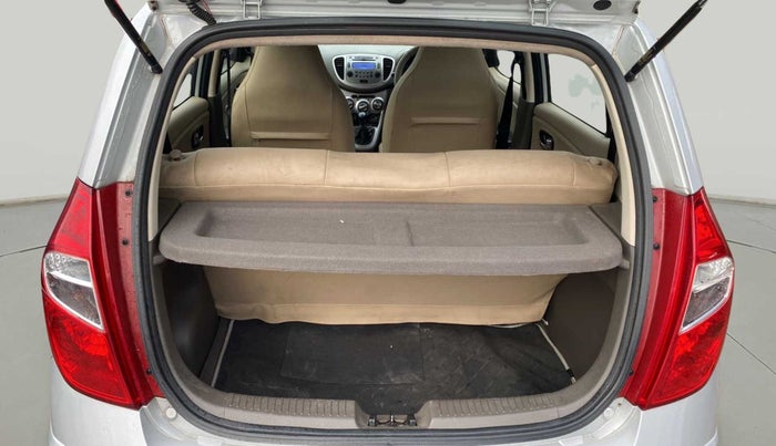 2015 Hyundai i10 SPORTZ 1.1, Petrol, Manual, 21,422 km, Boot Inside