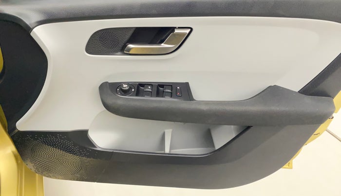 2020 Tata ALTROZ XZ PETROL, Petrol, Manual, 24,581 km, Driver Side Door Panels Control
