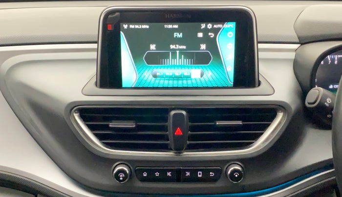 2020 Tata ALTROZ XZ PETROL, Petrol, Manual, 24,581 km, Infotainment System